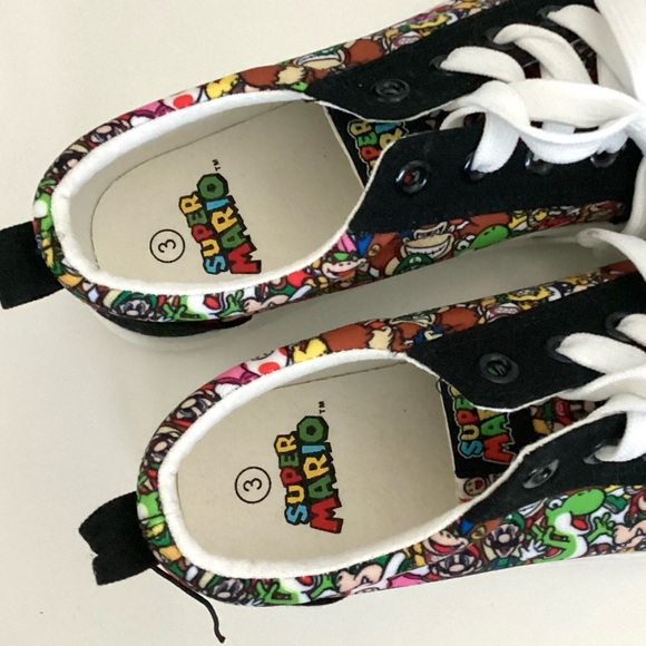 \Nintendo\ NWOT Kid’s Super Mario Sneakers - Picture 6 of 12